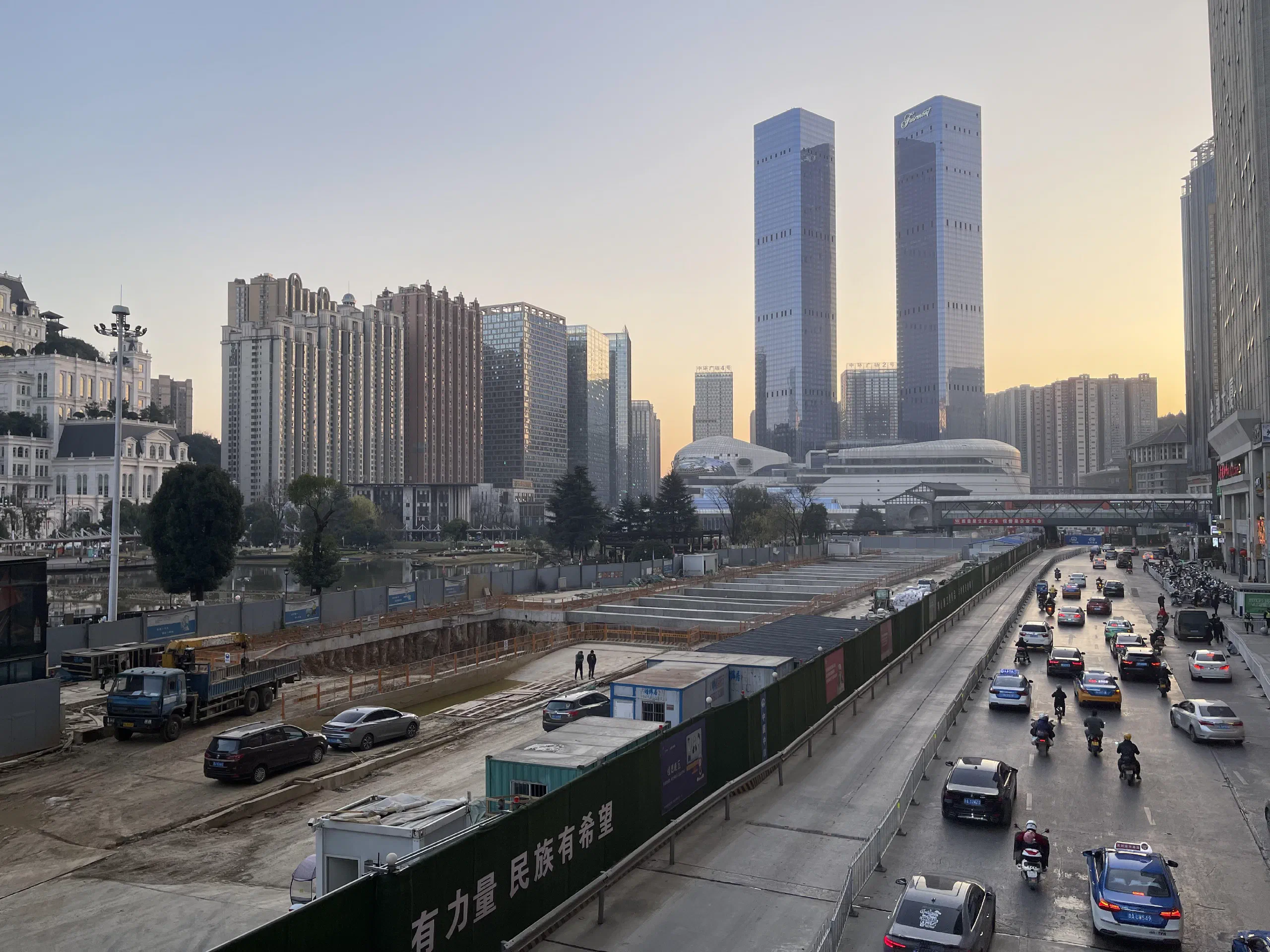 黃昏時的花果園