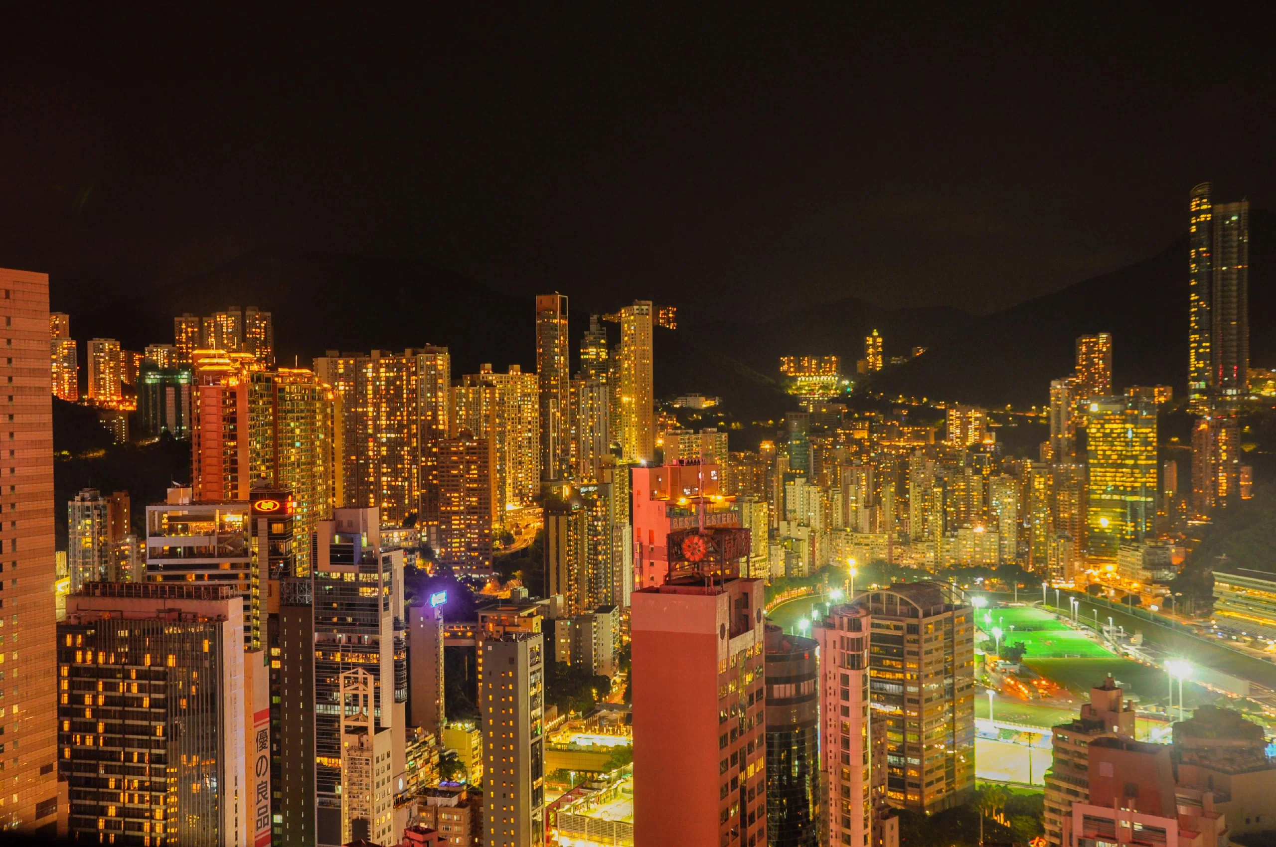 在某個樓頂上拍到的萬家燈火