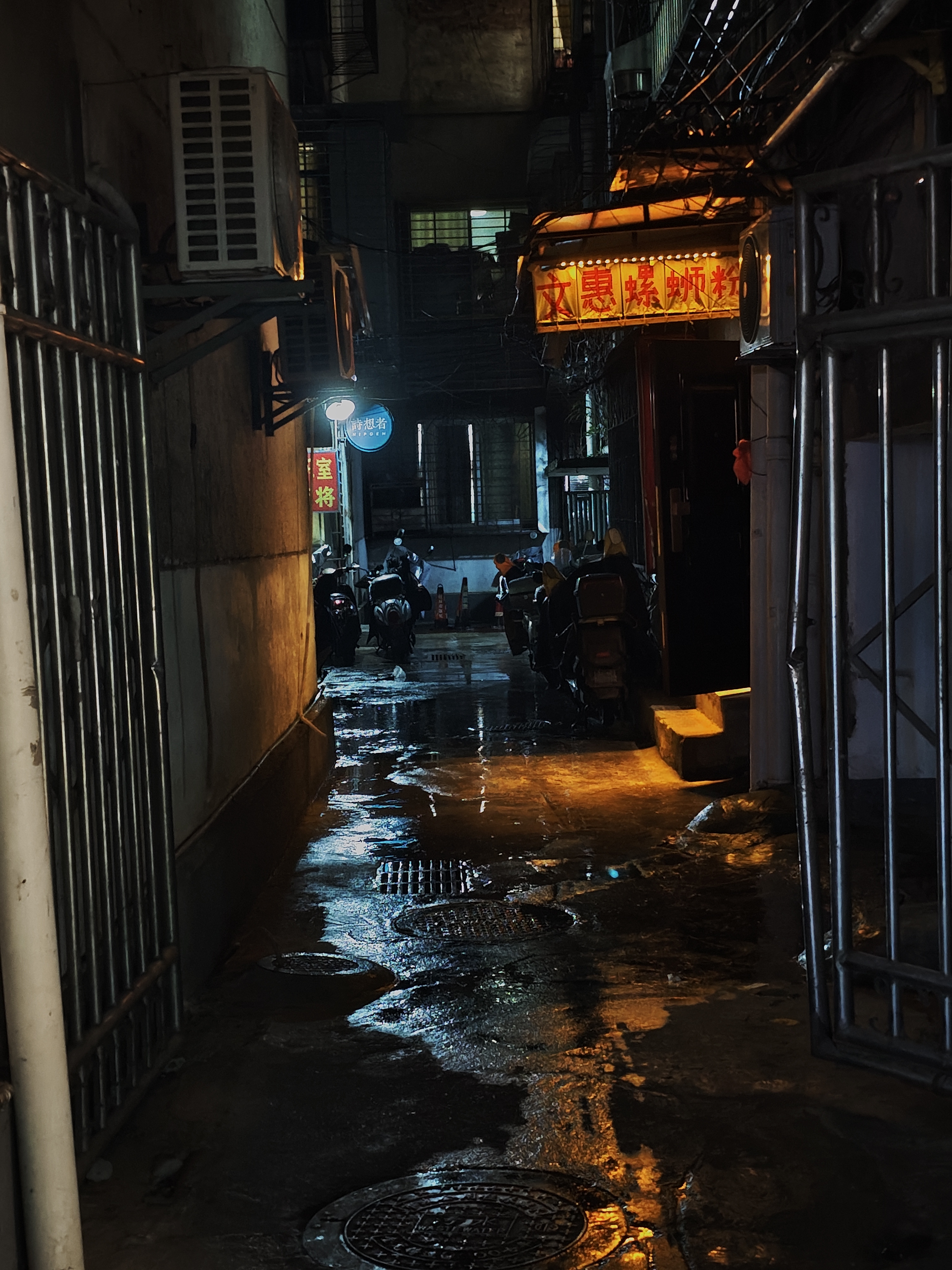 这个招牌的灯打得不错